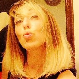 magaly3431's profile picture. Véritable ADDICT aux Parfums ... Au BLEU ... Adore le Bon Vin