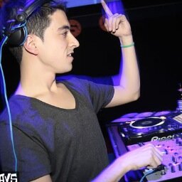 Music | DJ | Producer | Engineer
http://t.co/27Y6dyWUG8