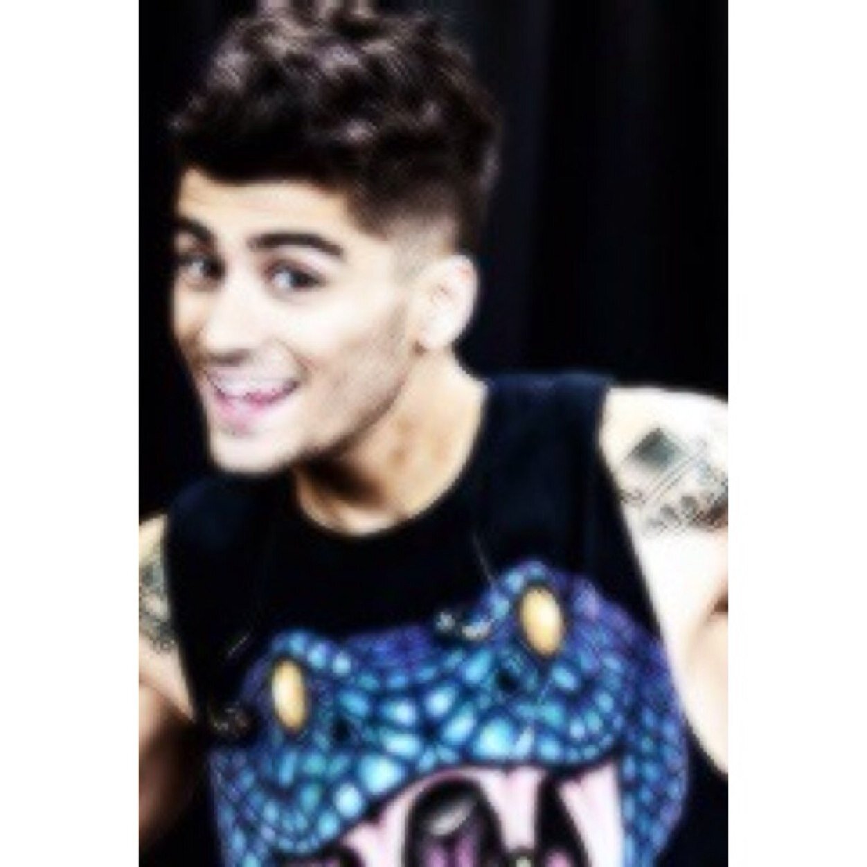 please follow @ireIandharry and @cookbookzxyn thankk youuu !