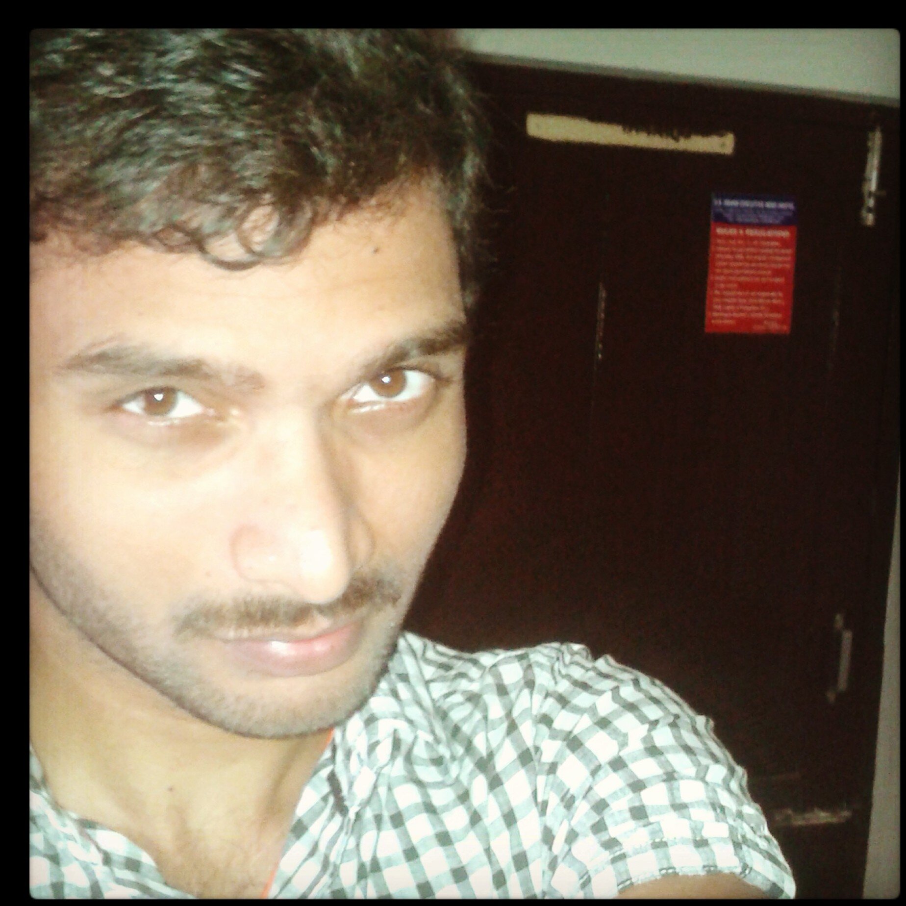 Reader - Amateur Consultant - Science fanatic - Health conscious - Sarcastic retard - loves Music - Witty Virgoan!