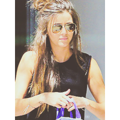 eleanor calder, single e happy, bisex