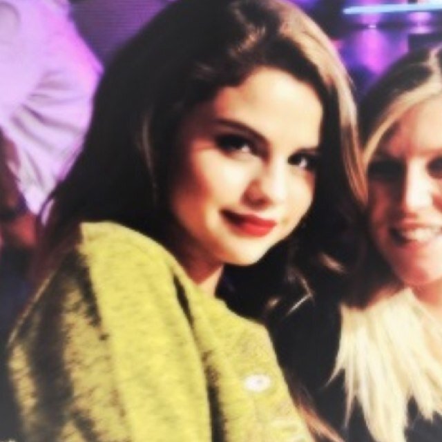 Please don't follow this account! As a follow back please follow ☞ @gomezpurity And if you ask i will follow you back