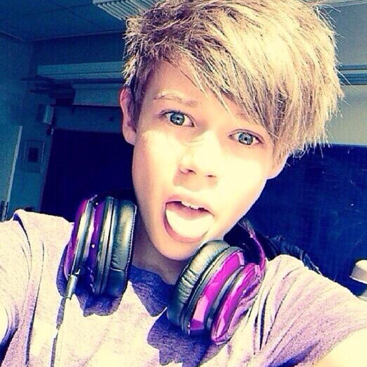 Ben_Benziler's profile picture. Hey guys:-) I'm Benziler