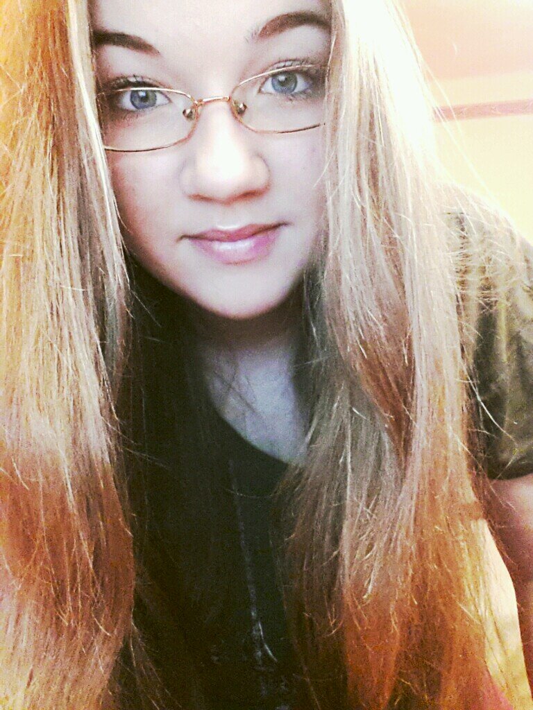 dusza_domi's profile picture. Hi. I'm a Hungarian girl! Follow me and i follow back. :)