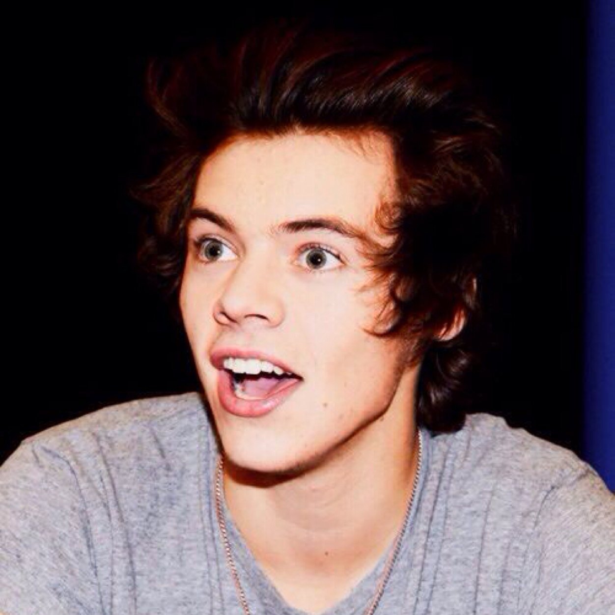 -Mi chiamo Giorgia, ho 14 anni! - Siamo degli estranei che s'incontrano grazie alla musica. -Directioner is a promise. 3