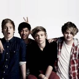 FOLLOW @LiamsperfectD BECAUSE SHE GAVE YOU A FREE FOLLOW! SHE FOLLOWS BACK!