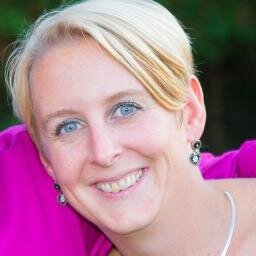 AmlieRoussel's profile picture. Bretonne d'adoption, ch'ti d'origine (mais sans l'accent), je cherche toujours ce que je ferai quand je serai grande ;-)