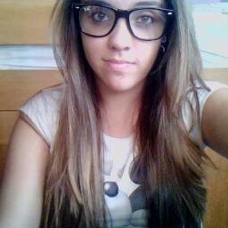 Não importa quem eu seja. É melhor me acostumar com às pessoas me olhando apenas de uma maneira.