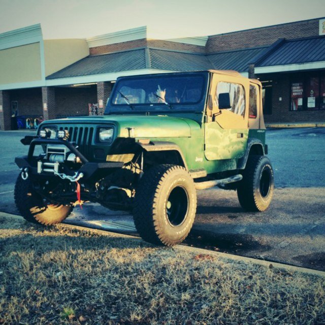 Jeepfriends's profile picture. Every one has that one thing that changes there life. Mine was my first jeep! Jeep friends are the strongest friends! Sponsered by @RadOffroad