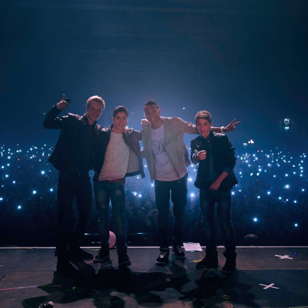 Wij houden van MainStreet Eigen accounts: @ikheetfloortje @joellaros @xsannelolx Fotos, horoscopen. Maak onze follow knop blauw.12-05-2013  2/5 van Mainstreet