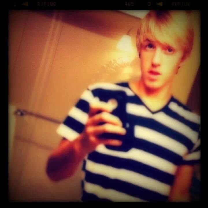 hunter O'Neal is a singer. I am Jadah Jordan I am part of his team I help him get the word out for people to listen to his music.  its here twitter or youtube