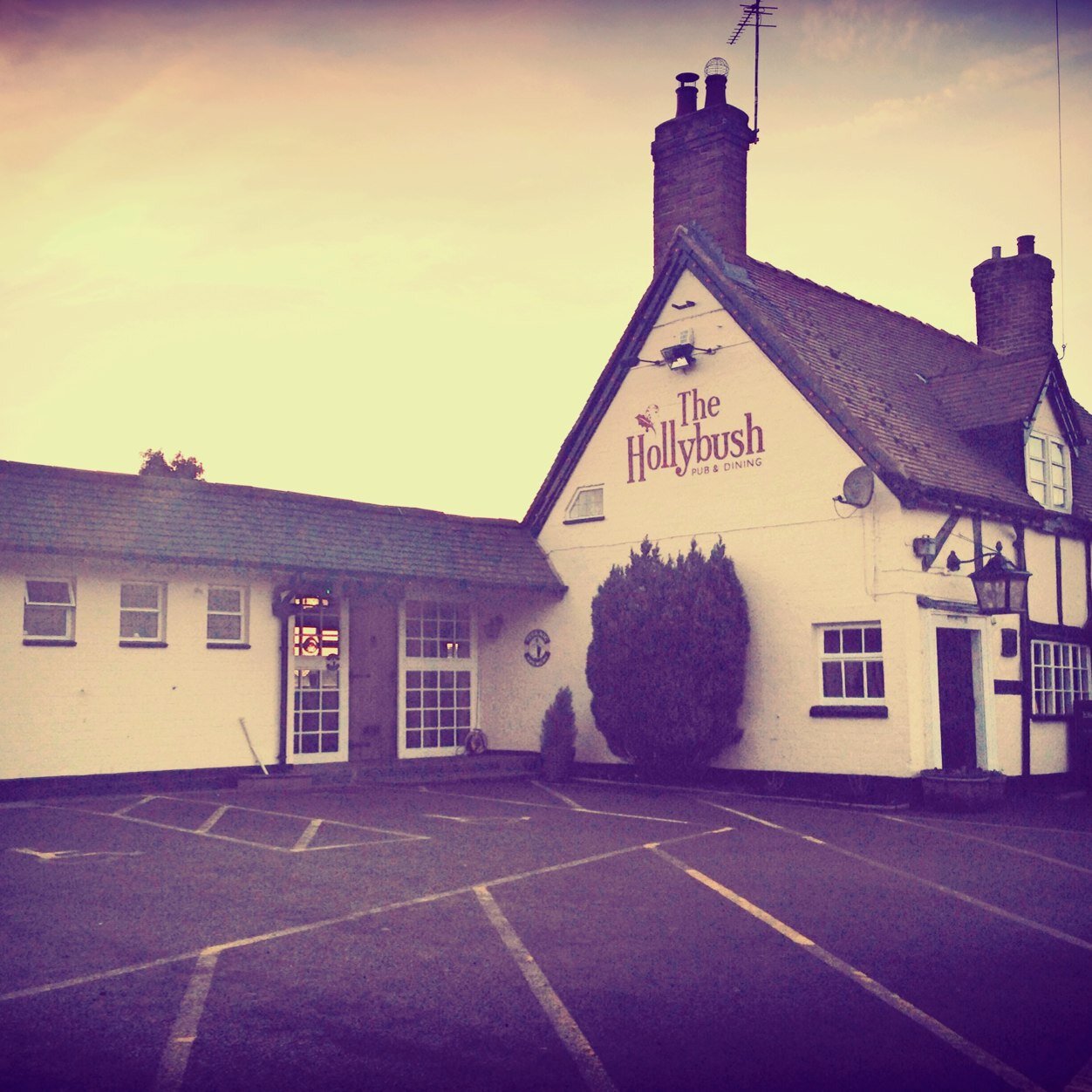 The 7th Pub in the Titanic Fleet, serving delicious home cooked food, great beer and roaring fires.