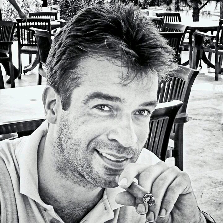 AbramvanEijk's profile picture. Rommelaar met nullen en enen maar ook beeldknutselaar en zelfontdekker met horten en stoten. Trust me, I don't know what I am doing...