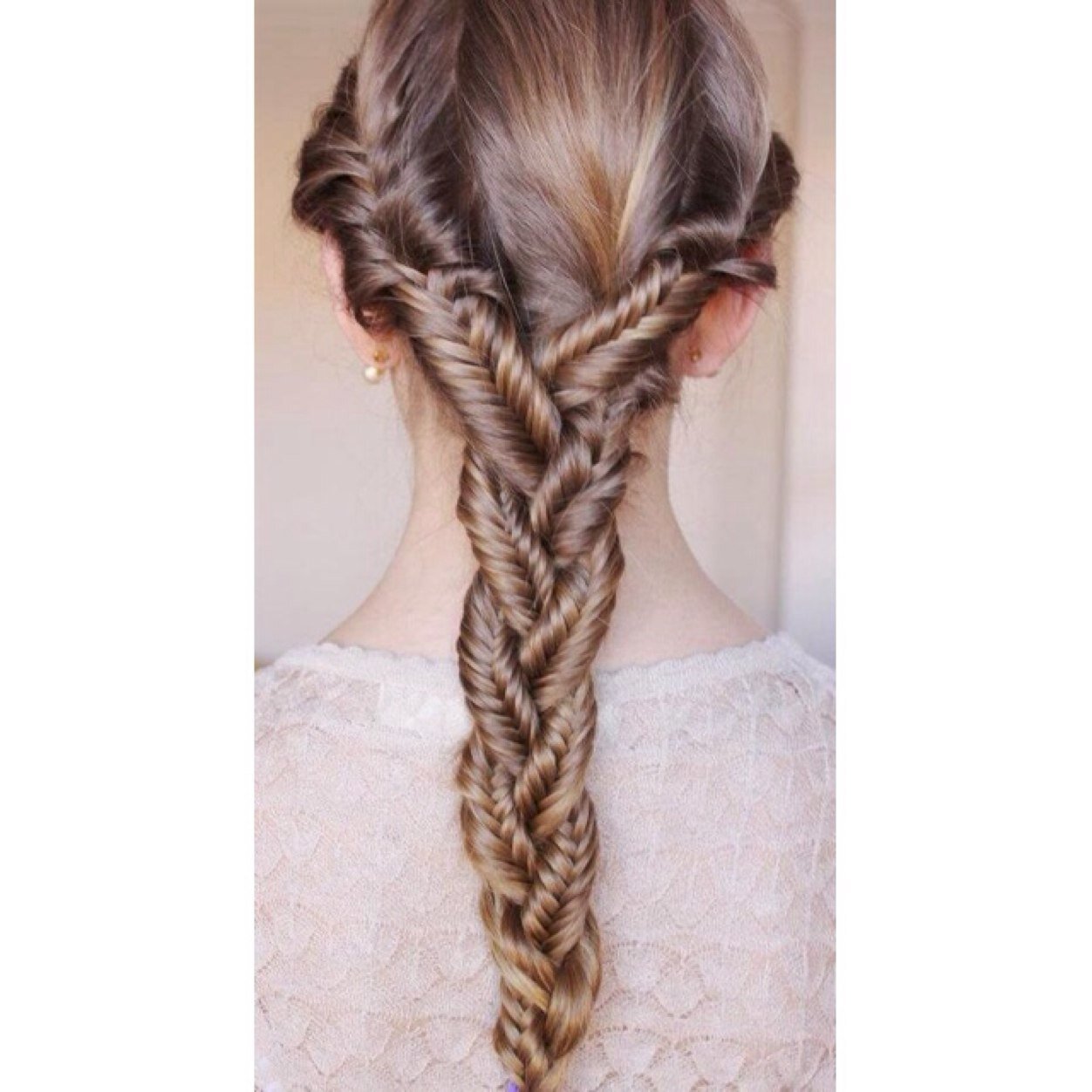 Just started this account, tweeting step by step procedures on hair, nails, food, etc. ♡