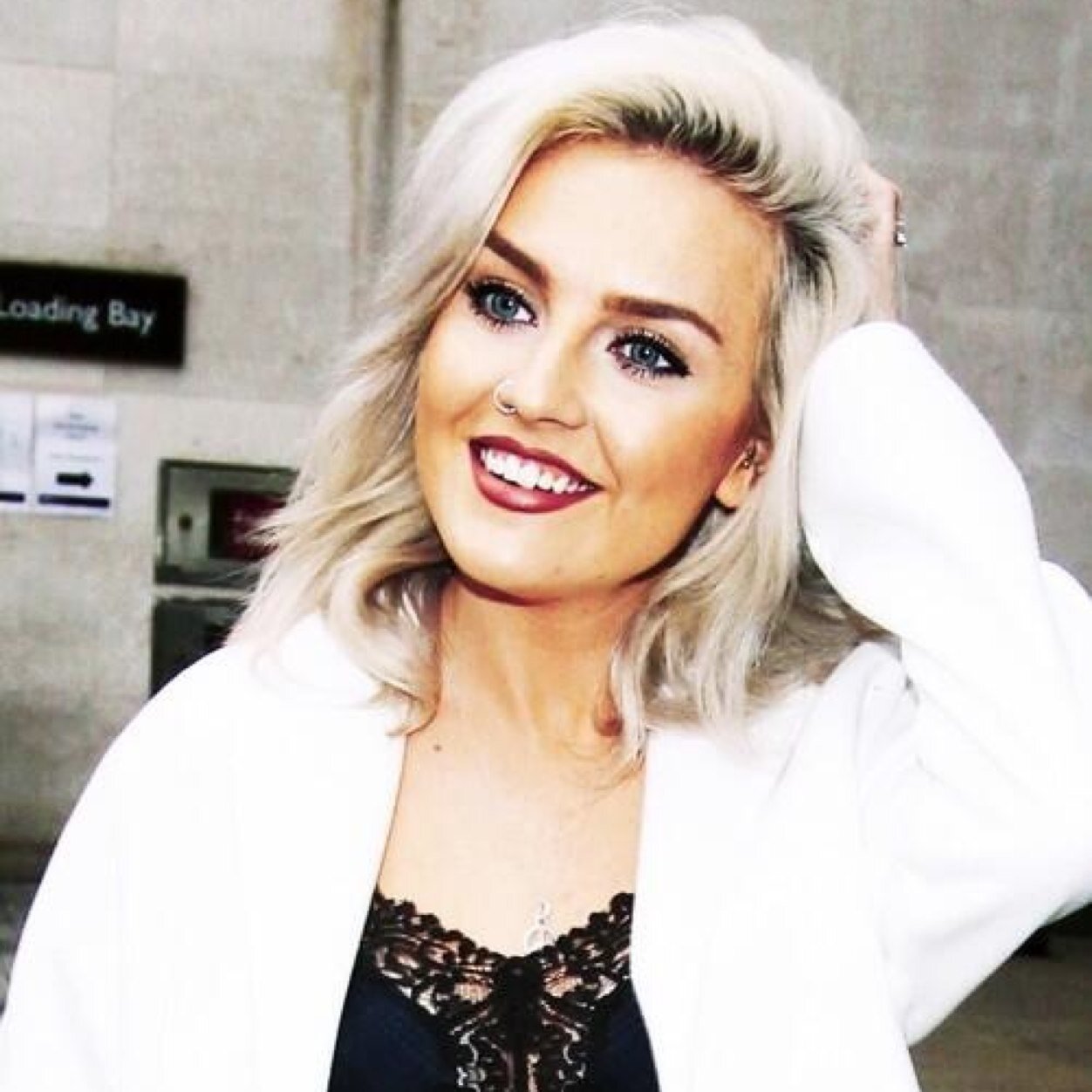 Hi! Im perrie! I enjoyed making new friends.. So maybe tweet me? Or dm? {RP} single