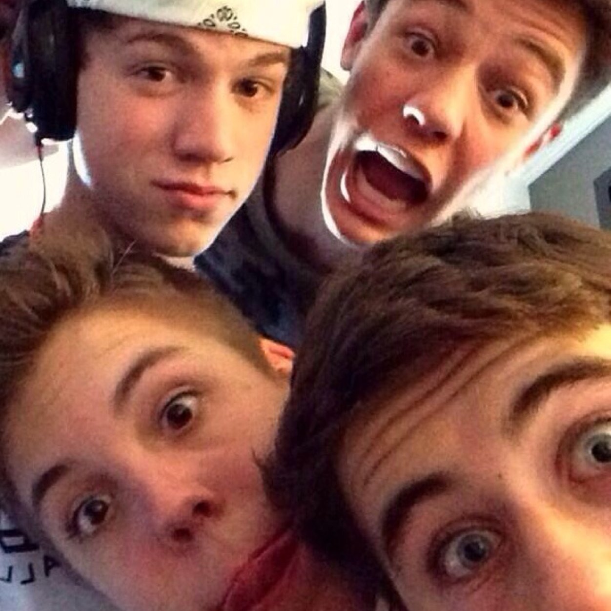 This is a fanpage for Cam, Matt, Nash and Taylor!(: I will post funny pictures from there videos and retweeting a lot of there tweets!! Please follow me guys!