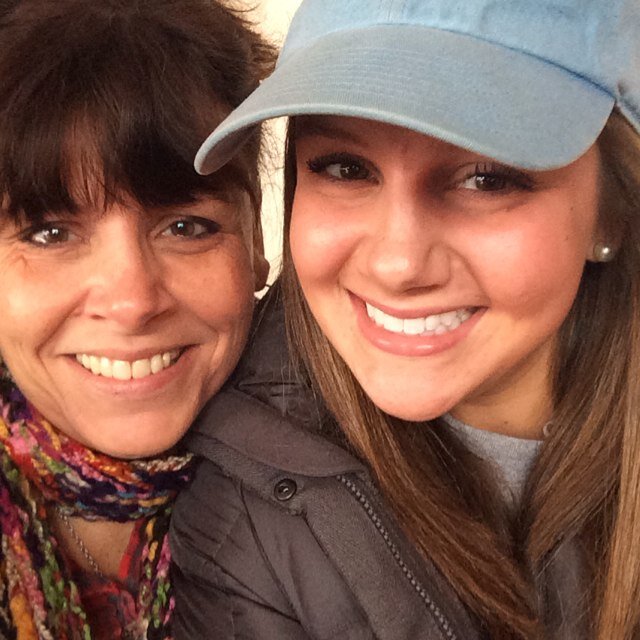 LizMugford's profile picture. ☀☀☀☀