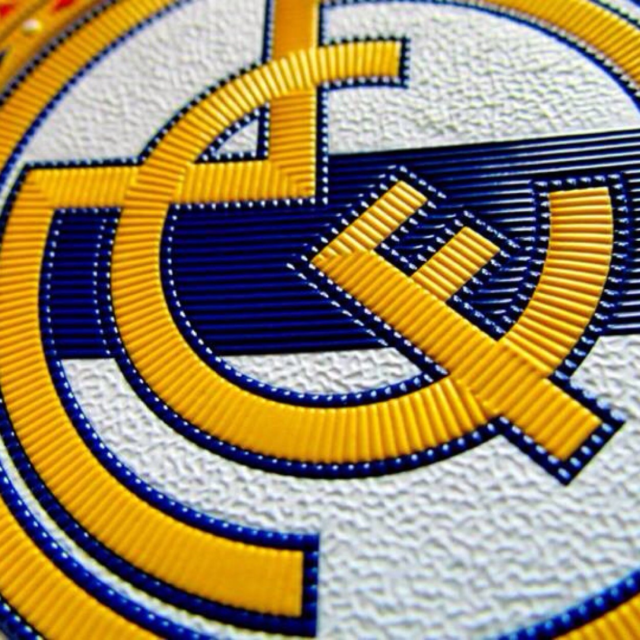 mecanico, casado, con un hijo, cristiano catolico, seguidor del mejor equipo del mundo Real Madrid, miembro de pequeña comunidad juan pablo II.