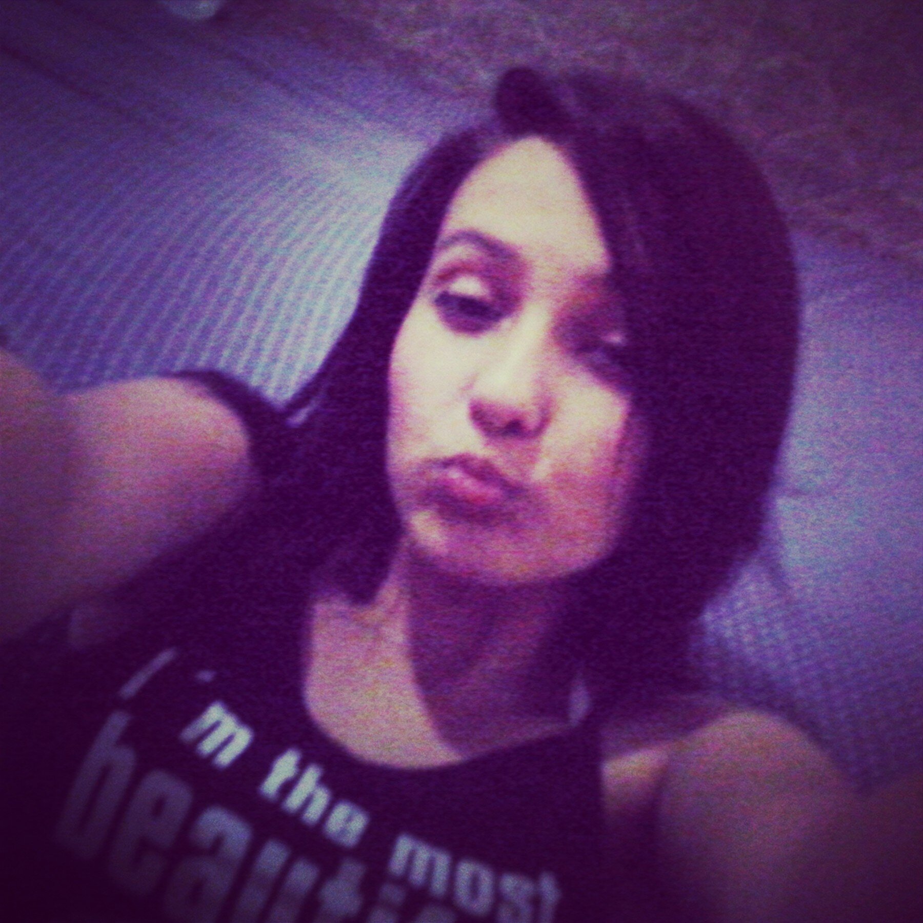 beija ou não beija,
beija beija,
beija ou não beija,
beija beija, 
porq eu te quero e talvez eu vá beijar vc (8 princeso @mcgui_oficial