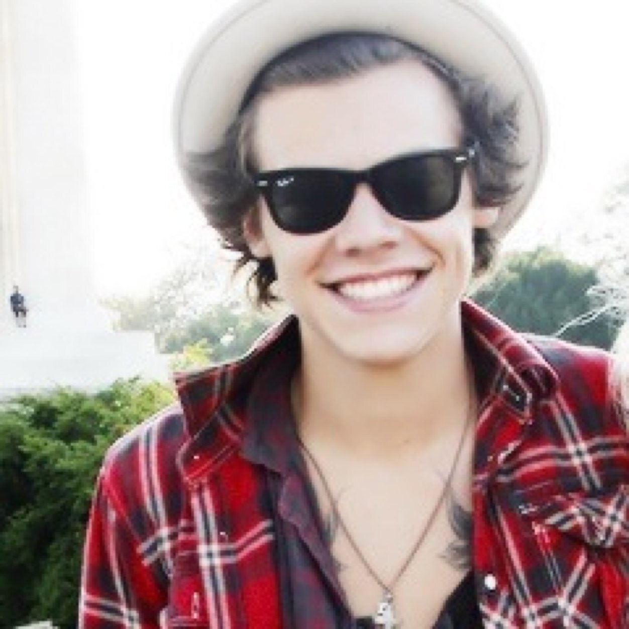 HI BABE!!! DONT FOLLOW THIS ACCOUNT FOLLOW @runwayharrys AND I WILL FOLLOW YOU BACK  (ू•ᴗ•ू❁)