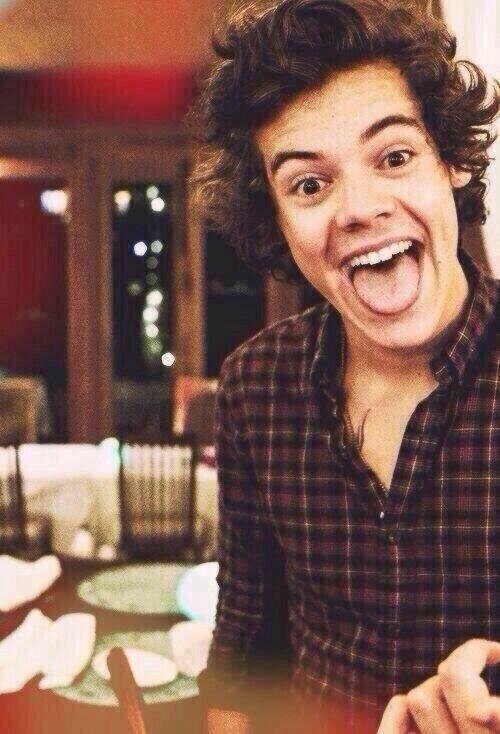 pls follow @rapingzarry trying to reach goal I follow back !