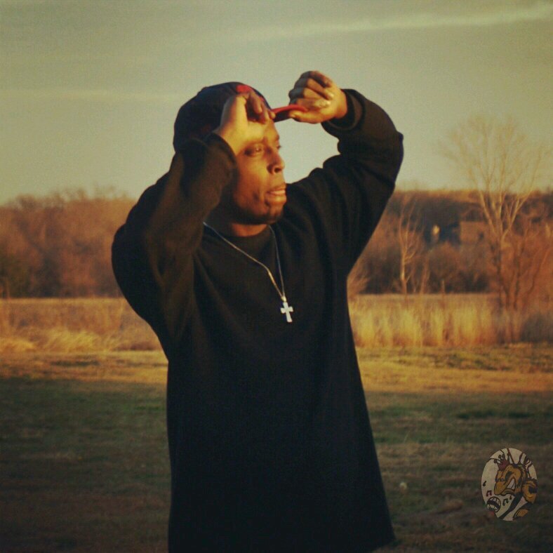 L- Dawgg- Just Another Young Chill Tx. Boy. That's Ceo. of B'S LIFE RECORDS... I write, produce, mix, AND I ALSO DRAW.(GET AT ME!!!!) looking for new artists