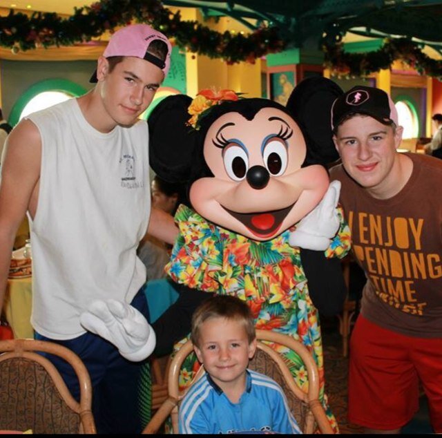 BrandonMcD11's profile picture. Habs till i die✌️