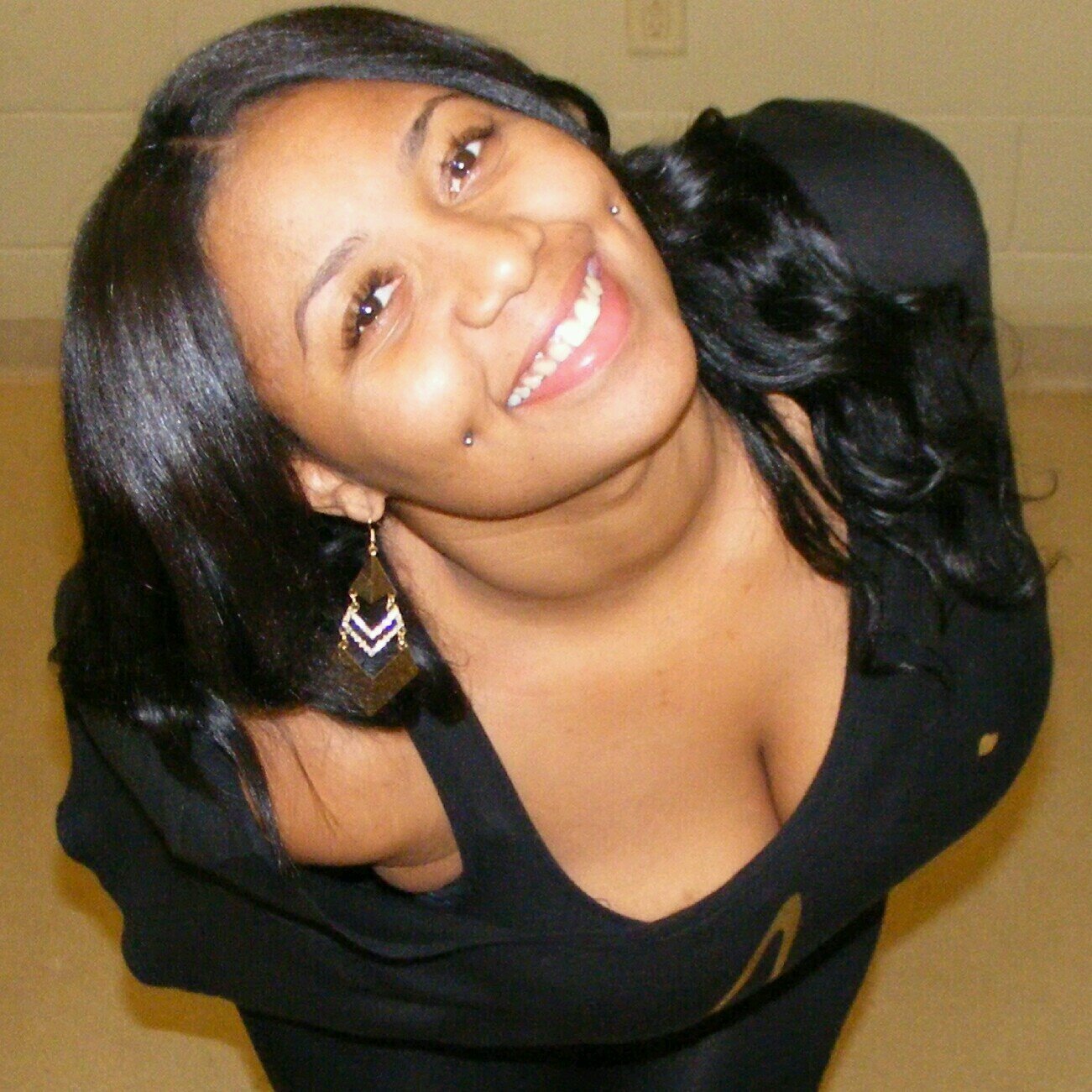 shantita27's profile picture. ✊..wanna know more?... Just ask