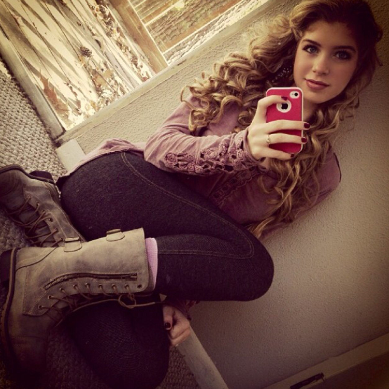 She is mine and only mine. She will be mine. And if you touch her. Or hurt her feelings you DIE ~Taylor @t_lautnerx