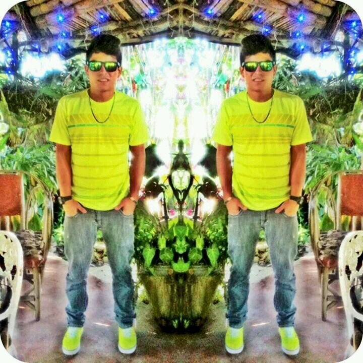 Me Considero Una Persona Muy Humilde, Honesto y Divertido... y No Importa La Hora Ni El Tiempo Siempre Contaras Con Mi Apoyo... ^_^