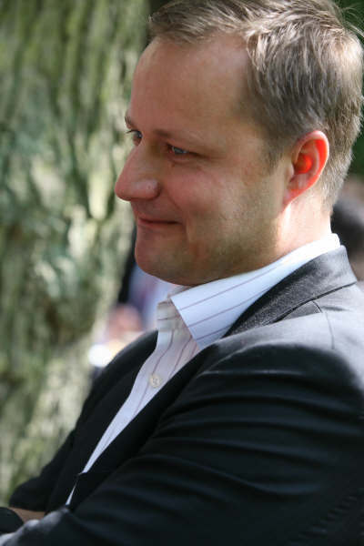 Affiniteit met marketing, communicatie en politiek, directeur/eigenaar media en communicatiebureau