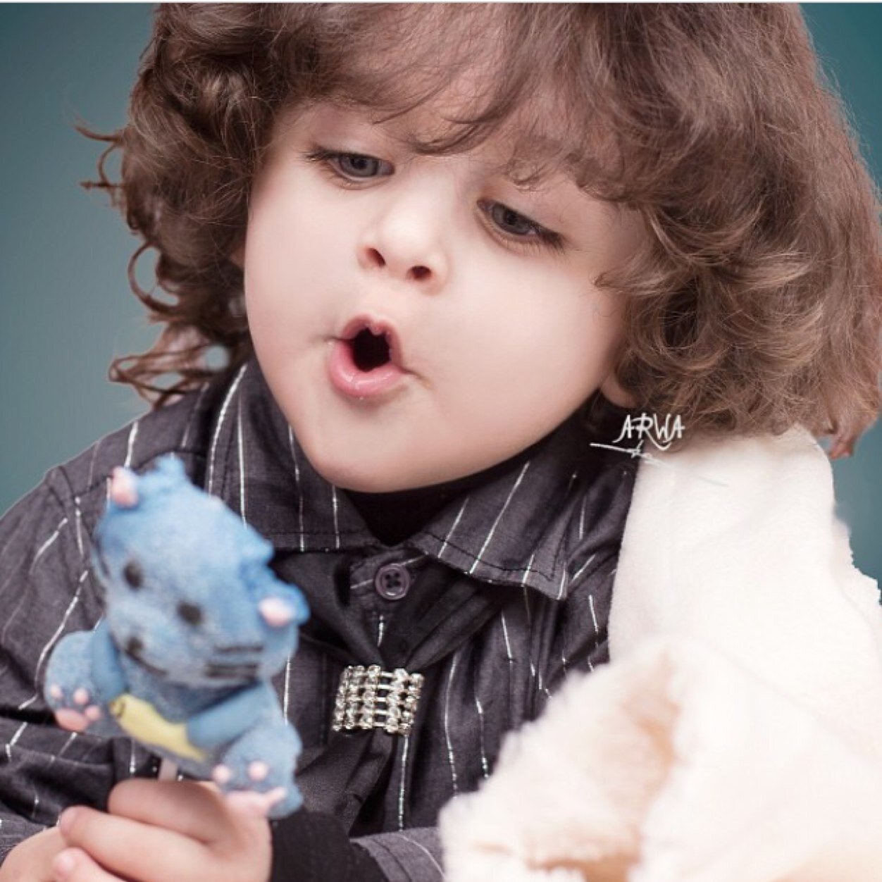 L7en2w2's profile picture. آنثى من حرير ~✩~ متفآئلهـ حد النخآع |~ ؏ـلمت ♡ ـيے نبض حبـگ وطآآريگ ♫ أعشق الجآلگسيے~ وتعجبنيے التقنية بگل تفآصيلها ~❥~