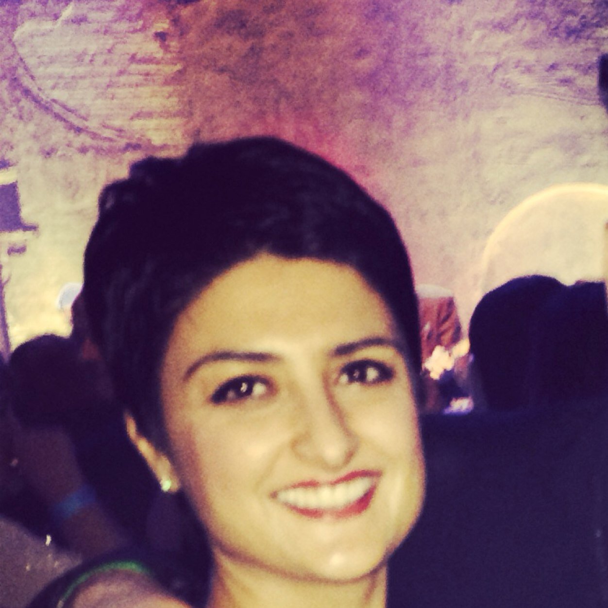 sashazoghi's profile picture. Lover of Hair