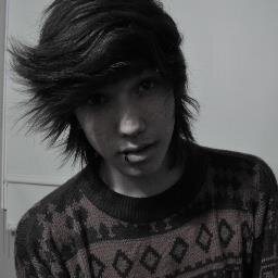 Single?/Bi/Wants to fall in love with someone/love me?