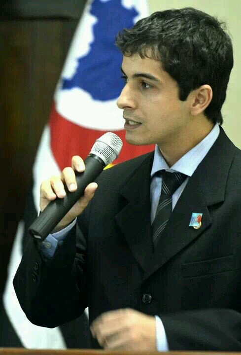 Barretense, Formado em Direito na UNIFEB, Presidente da JPSDB de Barretos, Membro do Rotaract. Suplente de Vereador 2013/2016