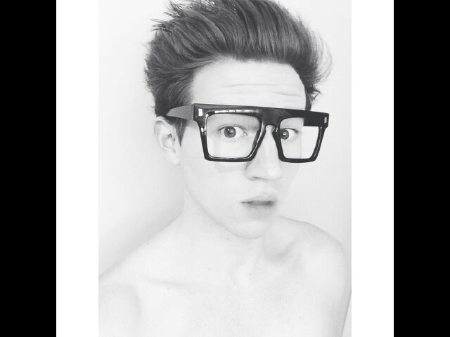 Just curious as to what rickys timeline looks like!:) this is a free follow