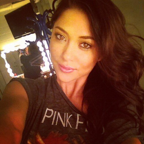 TalliaBoothby's profile picture. Falling in love is like the rain, It's unpredictable, but there are always signs before it completely falls.