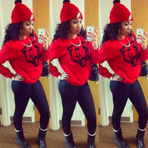 TheklaJoi's profile picture. All I want is someone who won't let go.