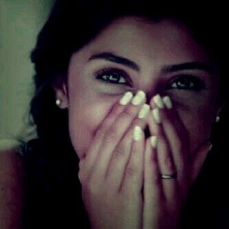 Reemo1919's profile picture. إذا لم تگن لديگ غيرهہ على الشيء الذي تحبہ فَ هو بالتأگيد لا يعني لگ شيئاً.