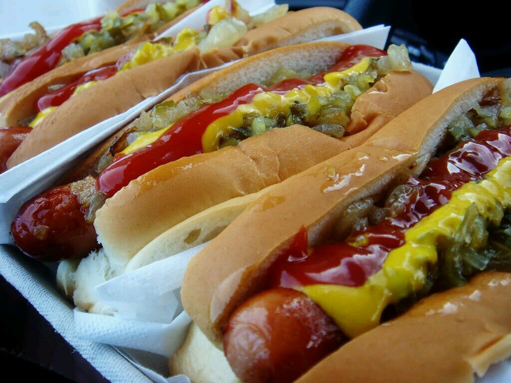 Somos los hot dogs mas ricos de #QRoo y de todo #Mèxico visitanos en la av. Heroes esq Lazaro cardenas