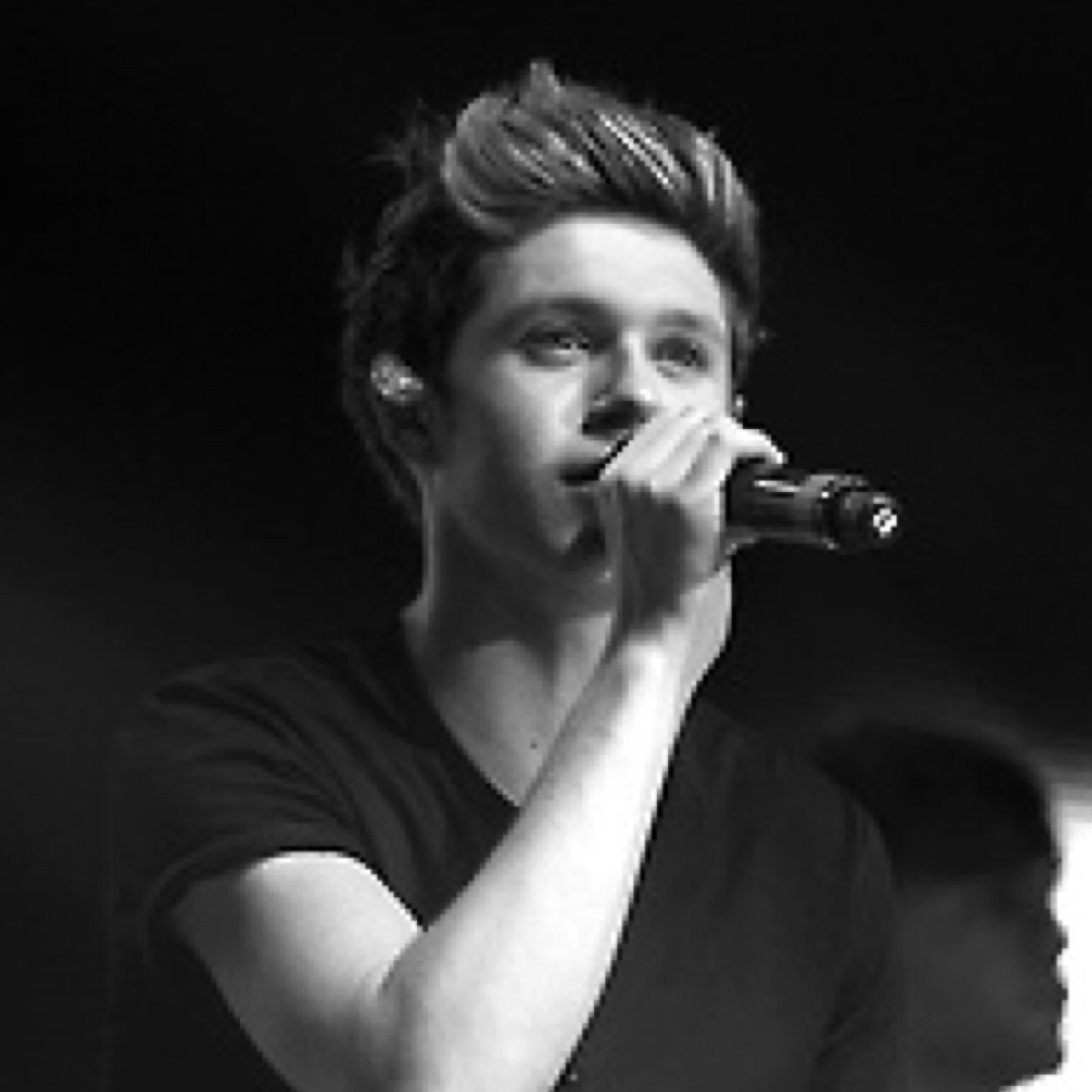 CALI, English&Spanish speaker ... HI NIALL'lovers-crazy mofos-ⅅirectioners!