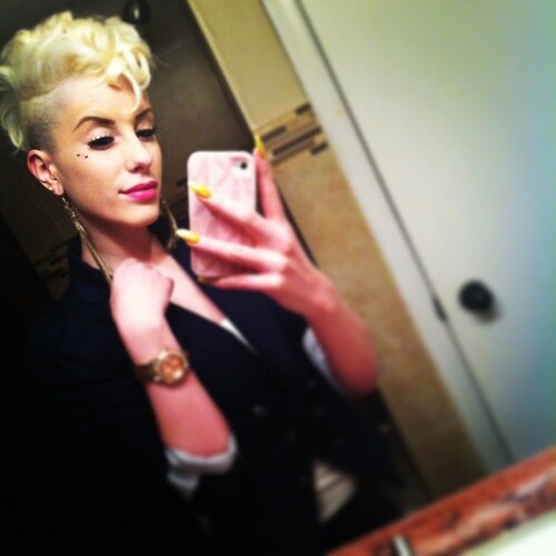 LusaQuevreux's profile picture. When someone doesn't say thank you, I yell, your WELCOME! really loud...