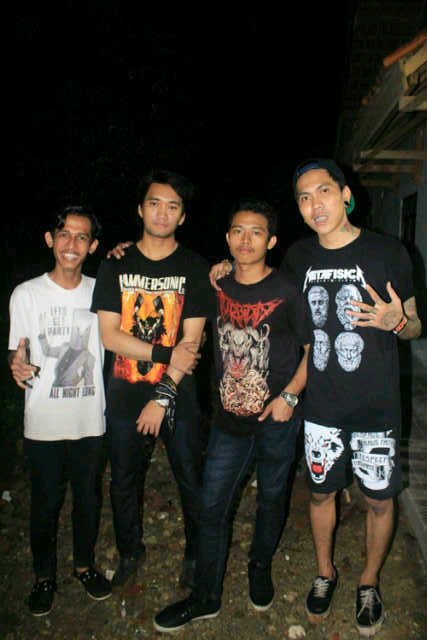 SHD_official's profile picture. The Official Twitter Page For Indonesia Deathcore | @DjumaDjamal-djuma @arieffall- Arief @Doedhoedooo -Edo @amarsyahrulsidd-Amar ☎02185553323/PIN: 7D674AB4