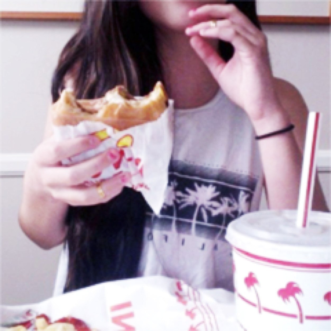 electrapls's profile picture. i dont wear glasses but if i did i would be wearing glasses