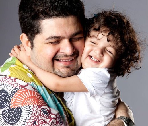 The #1 Fan Club of the Photographer @DabbooRatnani on twitter.Follow us for the Exclusive News, pics & videos on the heartthrob #TeamDabboo :)