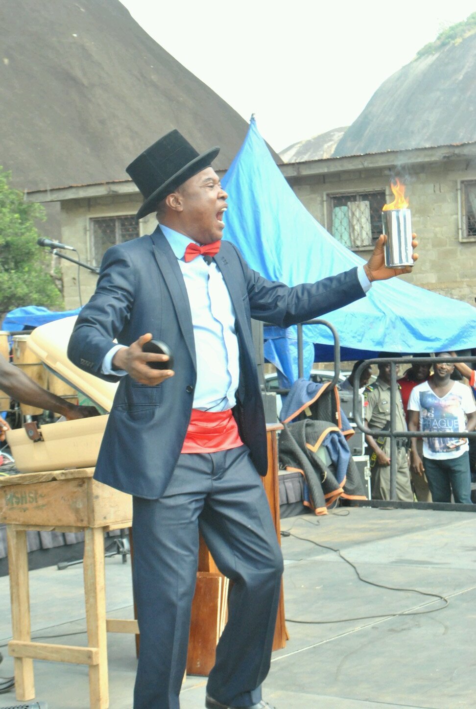 I am a professional magician. I entertain people with illusions and conjuring tricks both on stage and at social functions. Contact: 08156494294, 08033510538