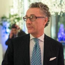 Cresciuto a Firenze, da 30 anni a Milano