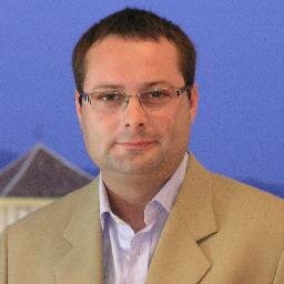 Implantando soluciones Sage ERP, CRM y comercio electrónico (Magento) desde hace mucho tiempo, a ratos desarrollando en HTML5. También estudio Sociología.