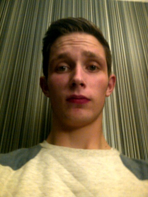 i follow back                                                           instagram: lewisgregory05091995 I follow back