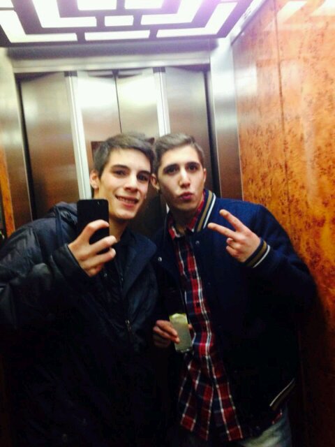 GonzlezDamian's profile picture. 10 No son los años, son los daños. Por duro que sea el camino estoy dispuesto andar por el @gonzlezdamian